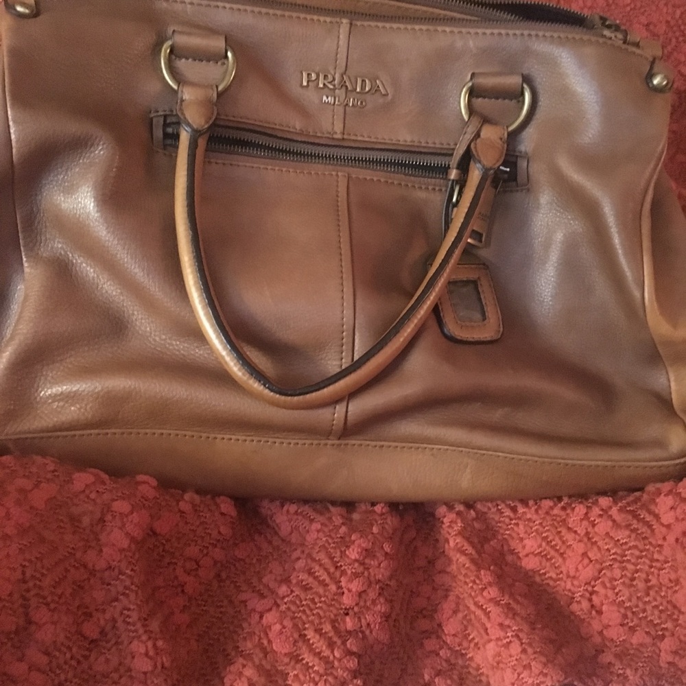 💥💥WEEKEND FLASH SALE 💥💥BEAUTIFUL PRADA BAG!!